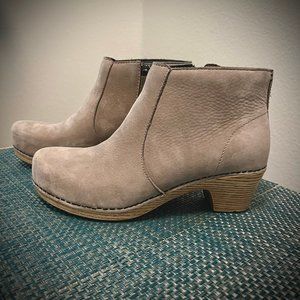 Dansko Maria Bootie Taupe Milled Nubuck Size 37 - image 1